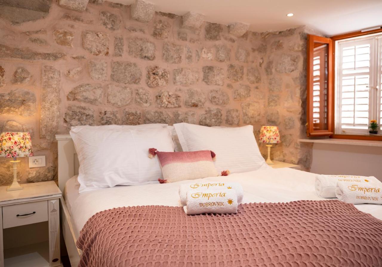 Imperia - Chic! Place With Balcony Apartment *