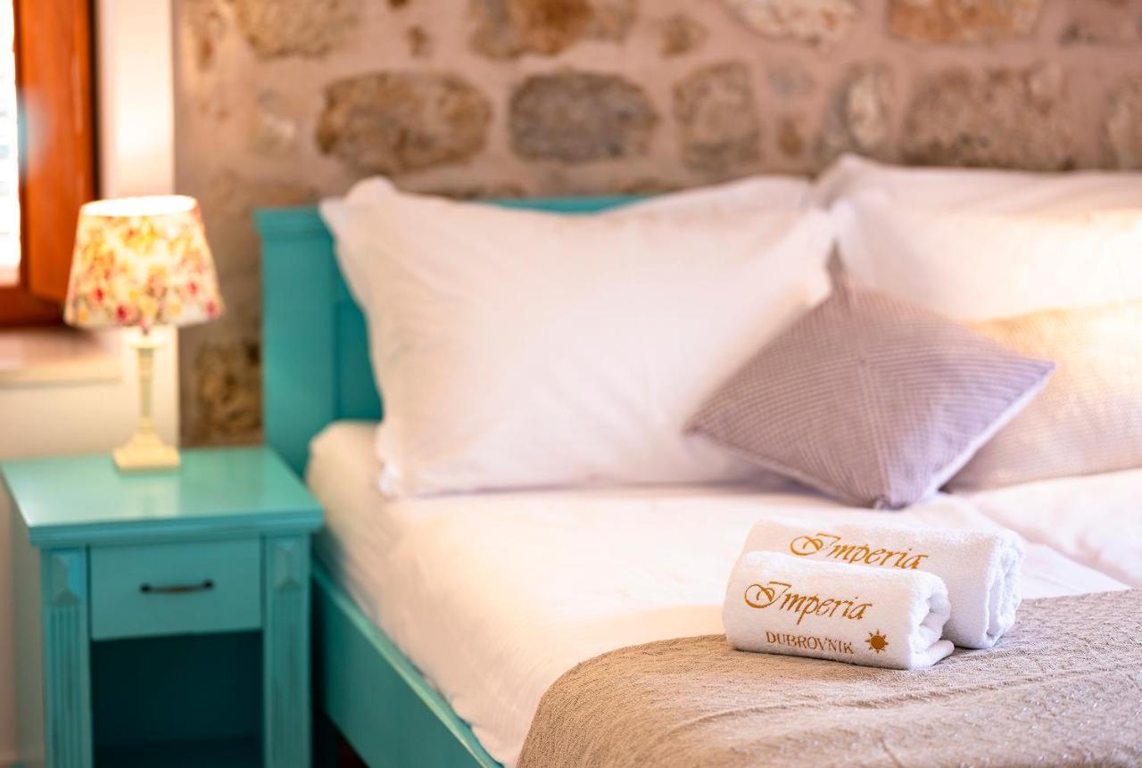 Imperia - Chic! Place With Balcony Apartment